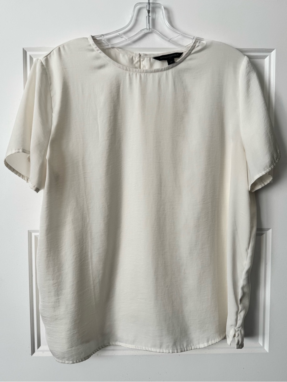 Banana Republic Cream Short Sleeve Blouse | Size M